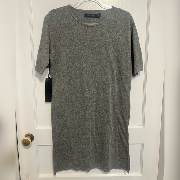 DANIEL PATRICK Long Grey T-shirt NEW WITH TAG Size XS - Picture 1 of 4